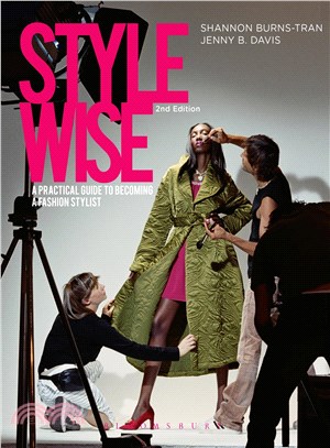 Style Wise ─ A Practical Guide to Becoming a Fashion Stylist