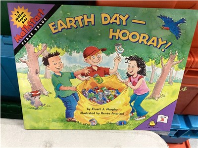 NG書-Earth Day-hooray ─ Place Value (Level 3)