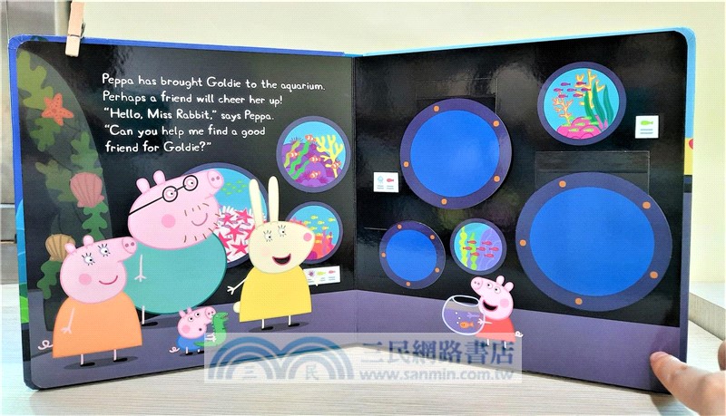 Peppa Pig: Peppa at the Aquarium (翻翻書)