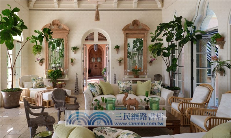 Tom Scheerer：Still Decorating