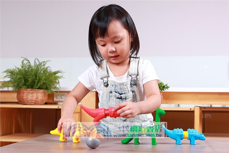 磁力接接棒：恐龍變變變（桌上遊戲）