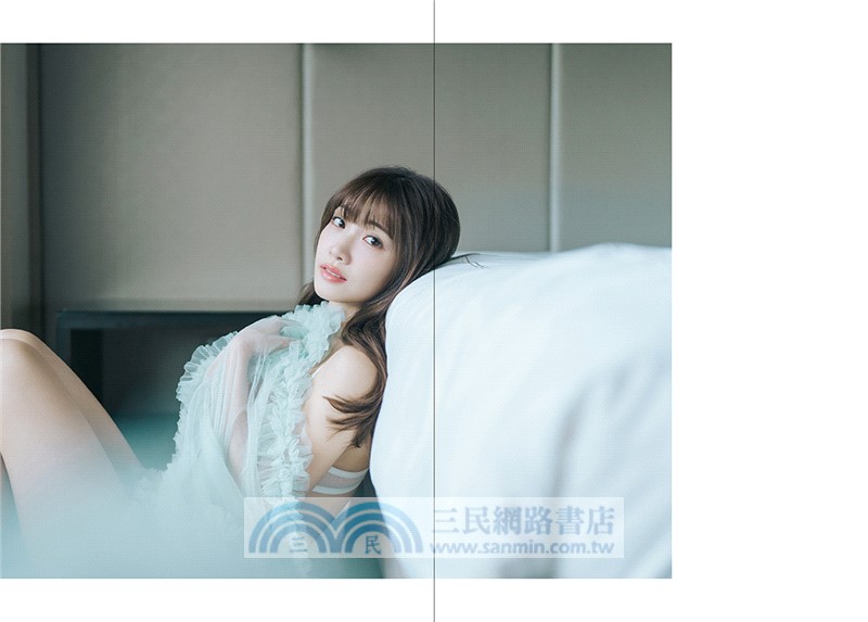 刻在心迪：冼迪琦寫真（隨書加贈：珍藏海報兩款隨機一款）