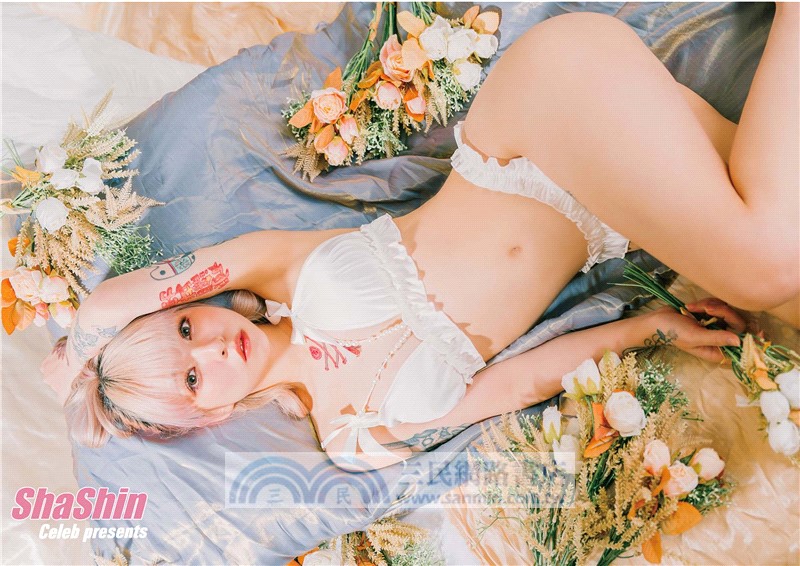 周感恩 Thank You 首本個人紀念寫真書