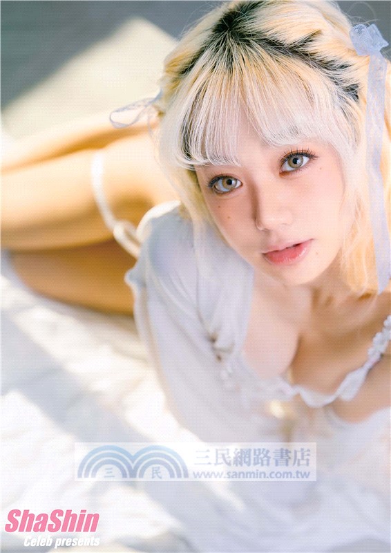 安生 Anshi 首本個人紀念寫真書